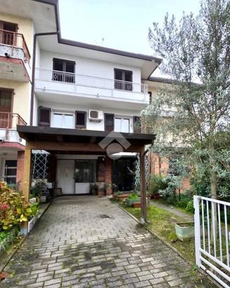 VILLA A SCHIERA A ALFONSINE