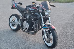 Suzuki GSX 1100 R