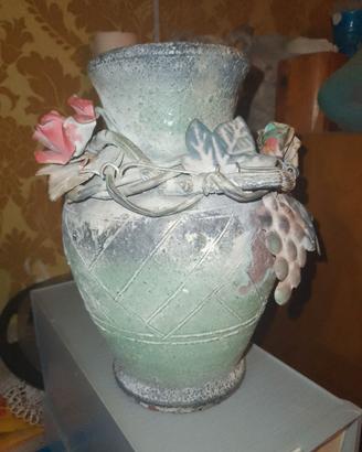 Vaso antico in ceramica