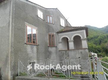 ABITAZIONE NEL BORGO ANTICO MEDIOEVALE