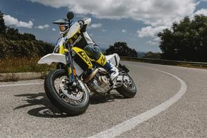 Husqvarna 701 Supermoto - Nuova da immatricolare