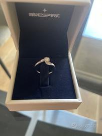 Anello oro bianco diamante