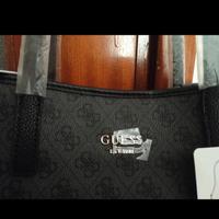 Borsa a spalla e pochette nera animalier Guess don