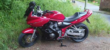 Moto Suzuki Bandit 600s