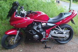 Moto Suzuki Bandit 600s