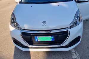Auto Peugeot 208