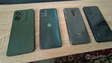 4 smartphone in blocco