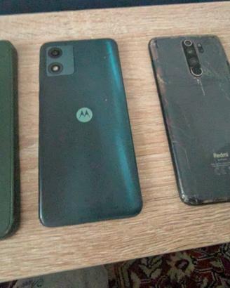 4 smartphone in blocco