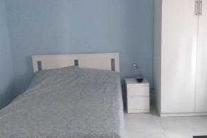 Room for female/GIRL ICTP/SISSA/ICGEB/ELETTRA