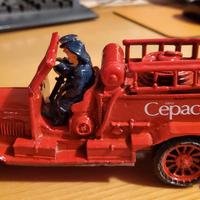 modellino neo Cepacol camion pompieri