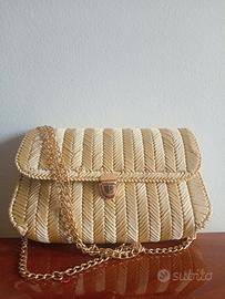 Borsa all'uncinetto fatta a mano