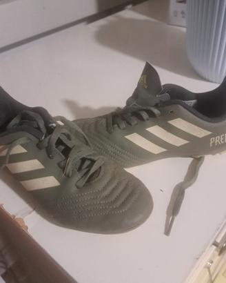 Scarpe Calcio Predator taglia 33