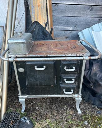 Fornello stufa a legna vecchia marca becchi