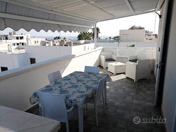 BILO ATTICI VISTAMARE A 200m SPIAGGIA LIDO MARINI