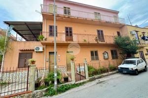 4 LOCALI A PALERMO
