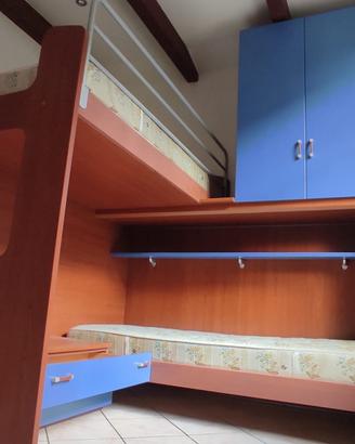 Cameretta angolare a soppalco 2 posti letto -