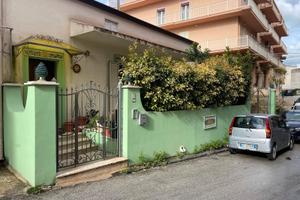 Casa indipendente a Raffadali con annesso terreno