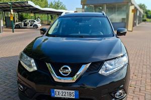 vendi nissan x trail tekna  2014 km 135.000