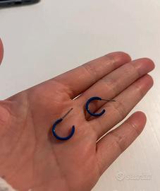 Orecchini a cerchio azzurri