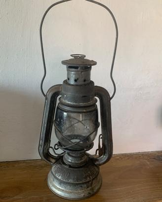 Antica lanterna a petrolio frowo n65