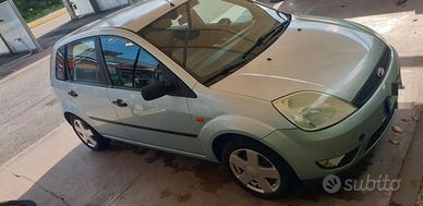 Ford Fiesta 2004 perfetta consuma poco