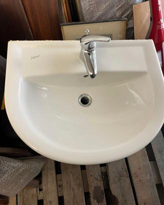 Lavabo bagno Dolomite con rubinetteria Cisal
