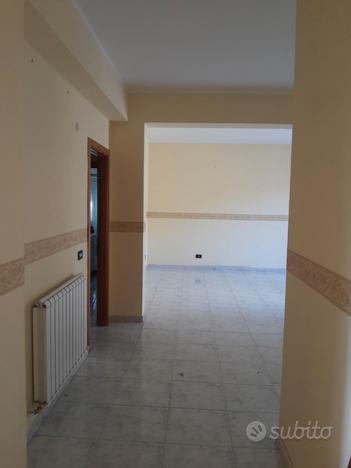 435572 Appartamento con Garage a Poggio Pudano