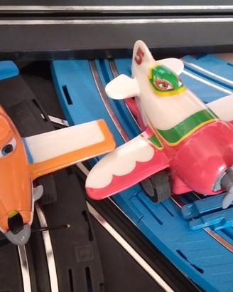 Pista grande con 2 aerei Disney 
