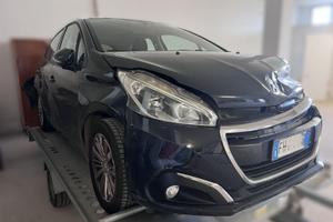 Peugeot 208 incidentata