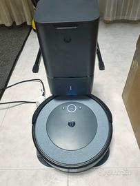 iRobot Roomba i3+ con base svuotamento + Ricambi