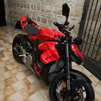 Ducati streetfighter v4