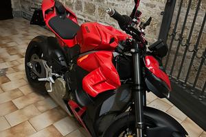 Ducati streetfighter v4