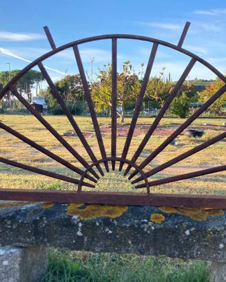 Rostro in ferro battuto