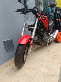 Ducati Monster 600 dark