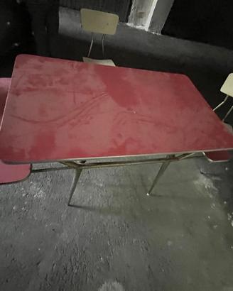 Tavolo vintage estensibile con 3 sedie – anni ’60