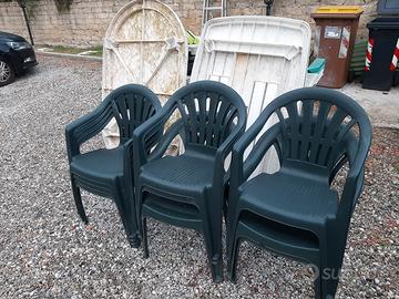 tavoli sedie e sdraie 