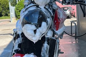 Ducati Monster 937cc-Tagliando fatto e gomme nuove