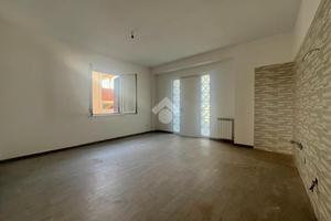 3 LOCALI A GIUGLIANO IN CAMPANIA