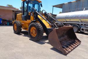 PALA GOMMATA JCB 411