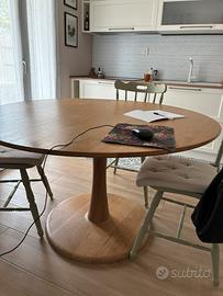 Tavolo rotondo in legno