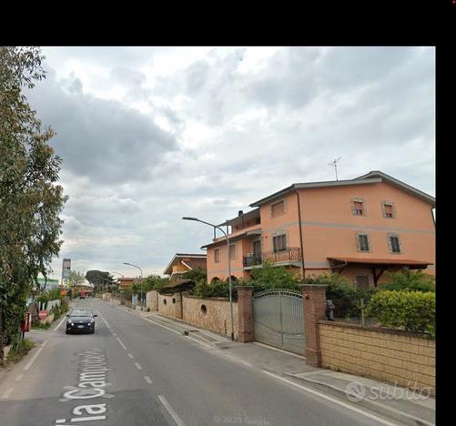 POMEZIA - TRILOCALE CON BALCONE CANTINA e P.AUTO