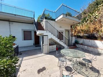 Panoramica casa singola con giardino e terrazzo