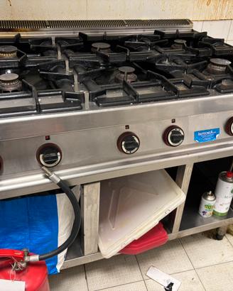 Cucina in acciaio 6 fuochi