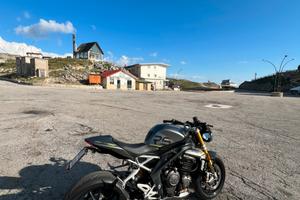 Triumph speed triple 1200 rs