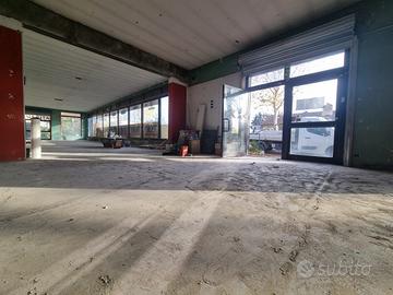 FIRENZE PISTOIESE Ampio fondo commerciale