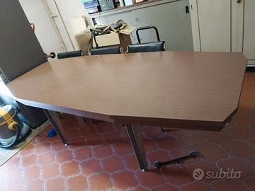 Tavolo e sei sedie