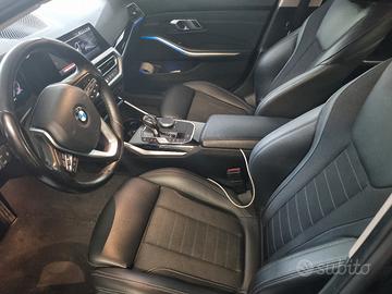 auto perfetta appena tagliandata