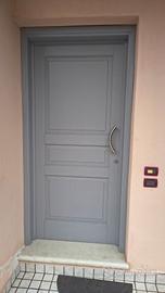 portoncino in legno massiccio