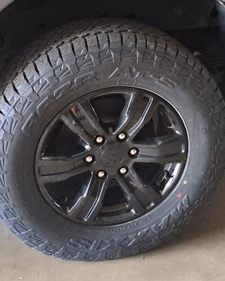 Treno di gomme MAXXIS 781 AT 265 65r17  112t M+S.