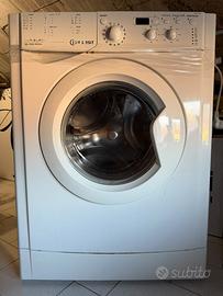 Lavatrice Indesit 4 kg – usata pochissimo
